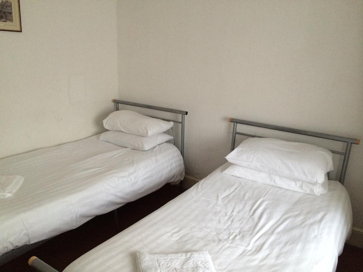Lindal Hotell Harrow Exteriör bild